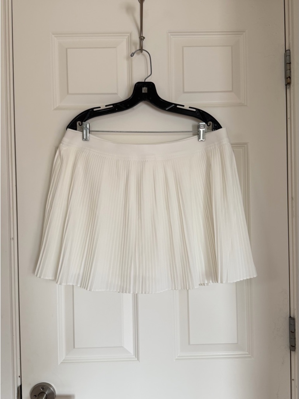 Old Navy White Pleated Mini Skirt